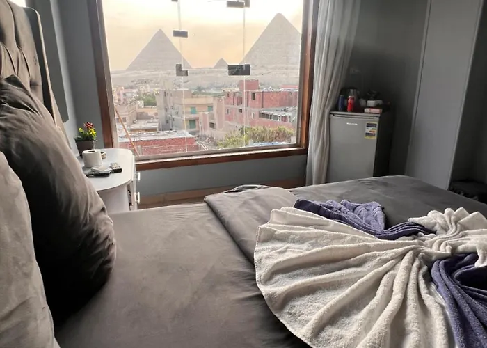 Pyramids Hills Inn