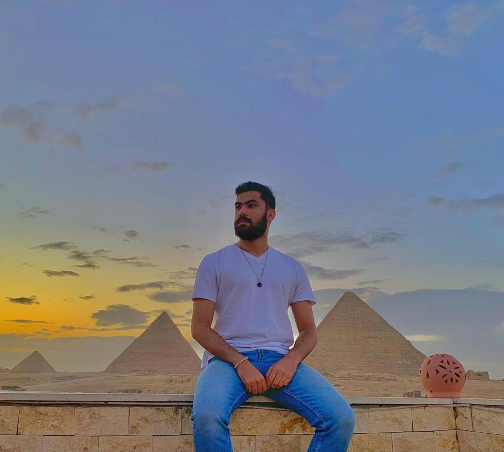 Pyramids Hills 4*